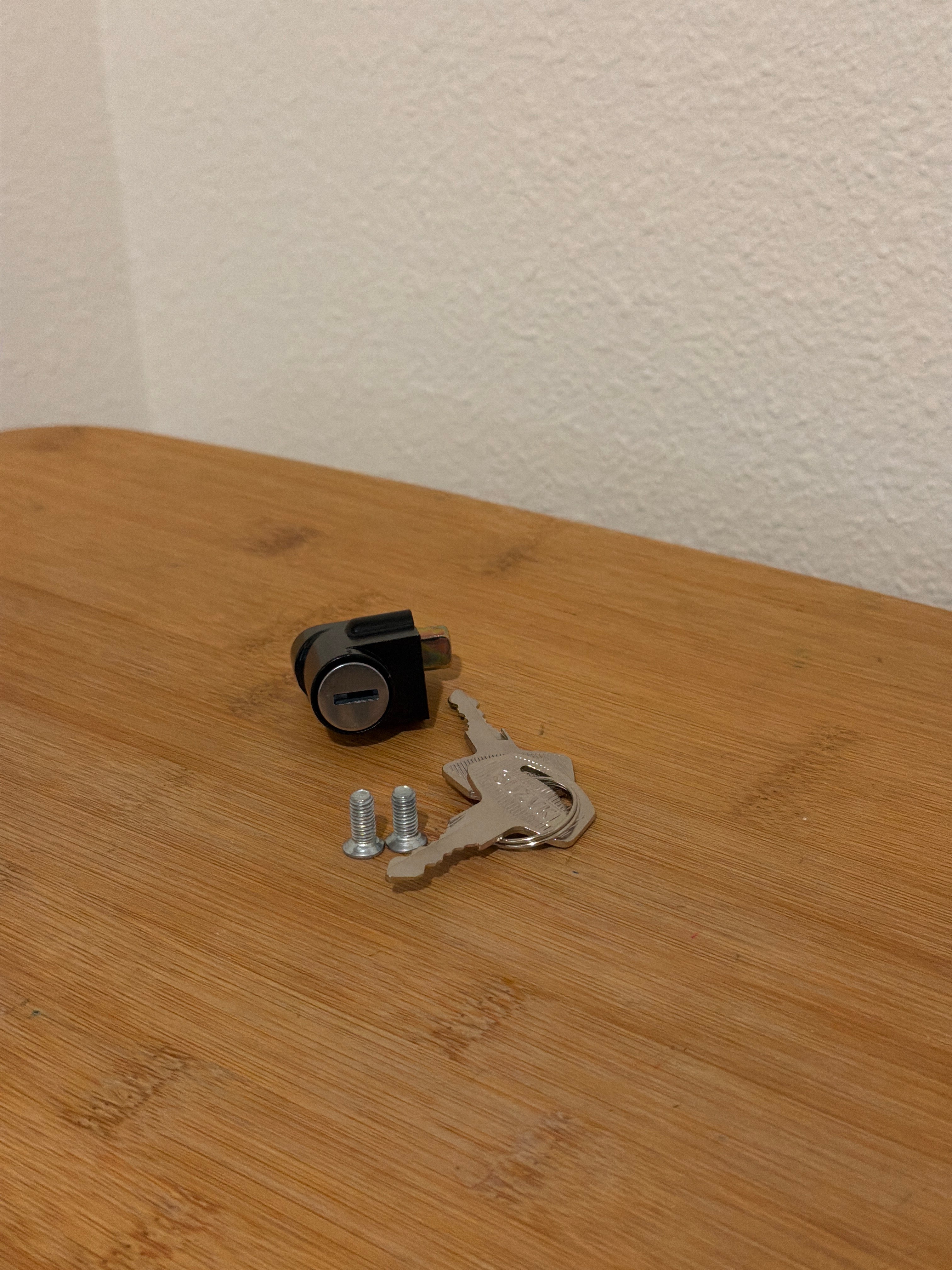 RLCustomz Headset Lock