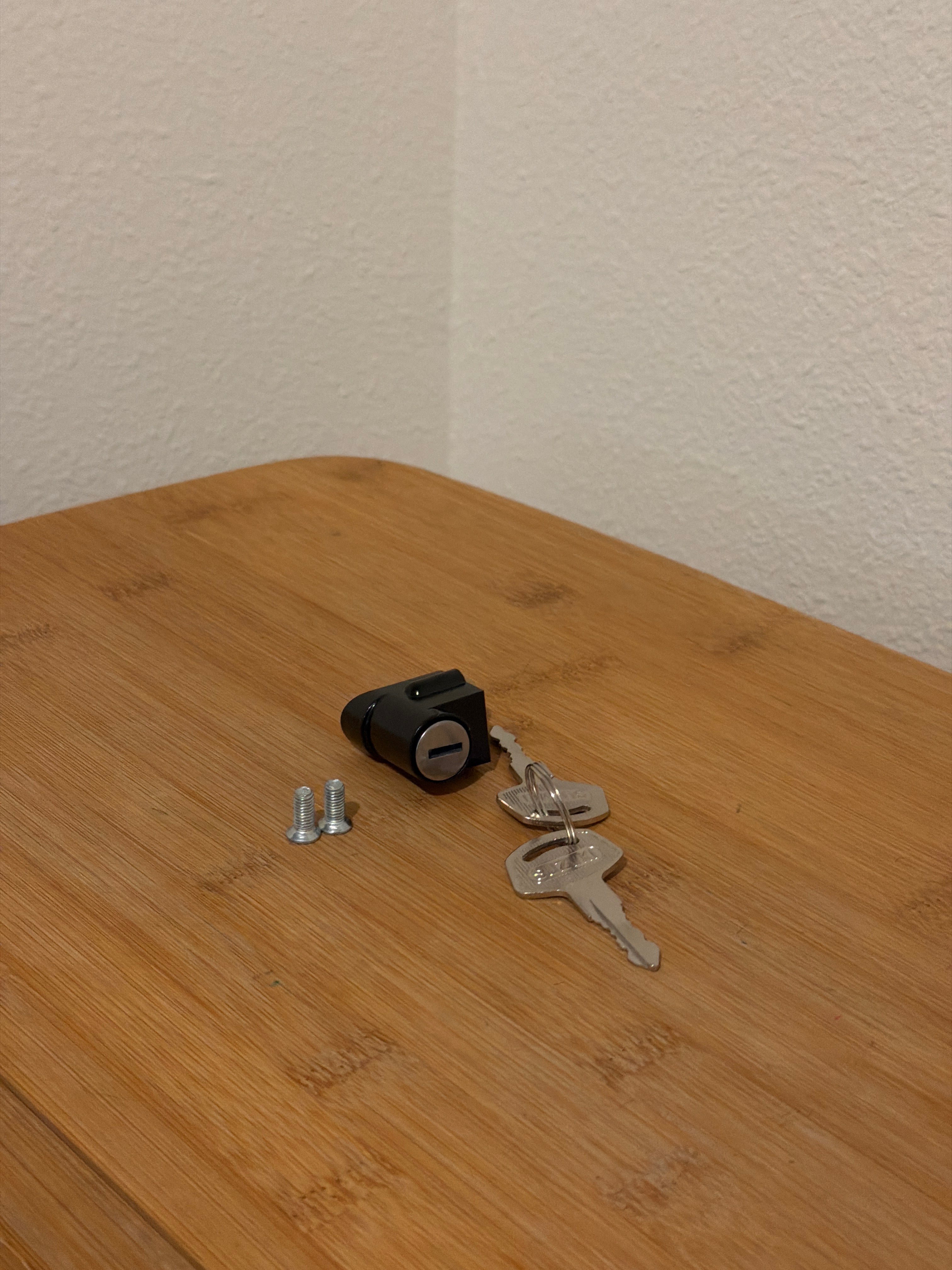 RLCustomz Headset Lock