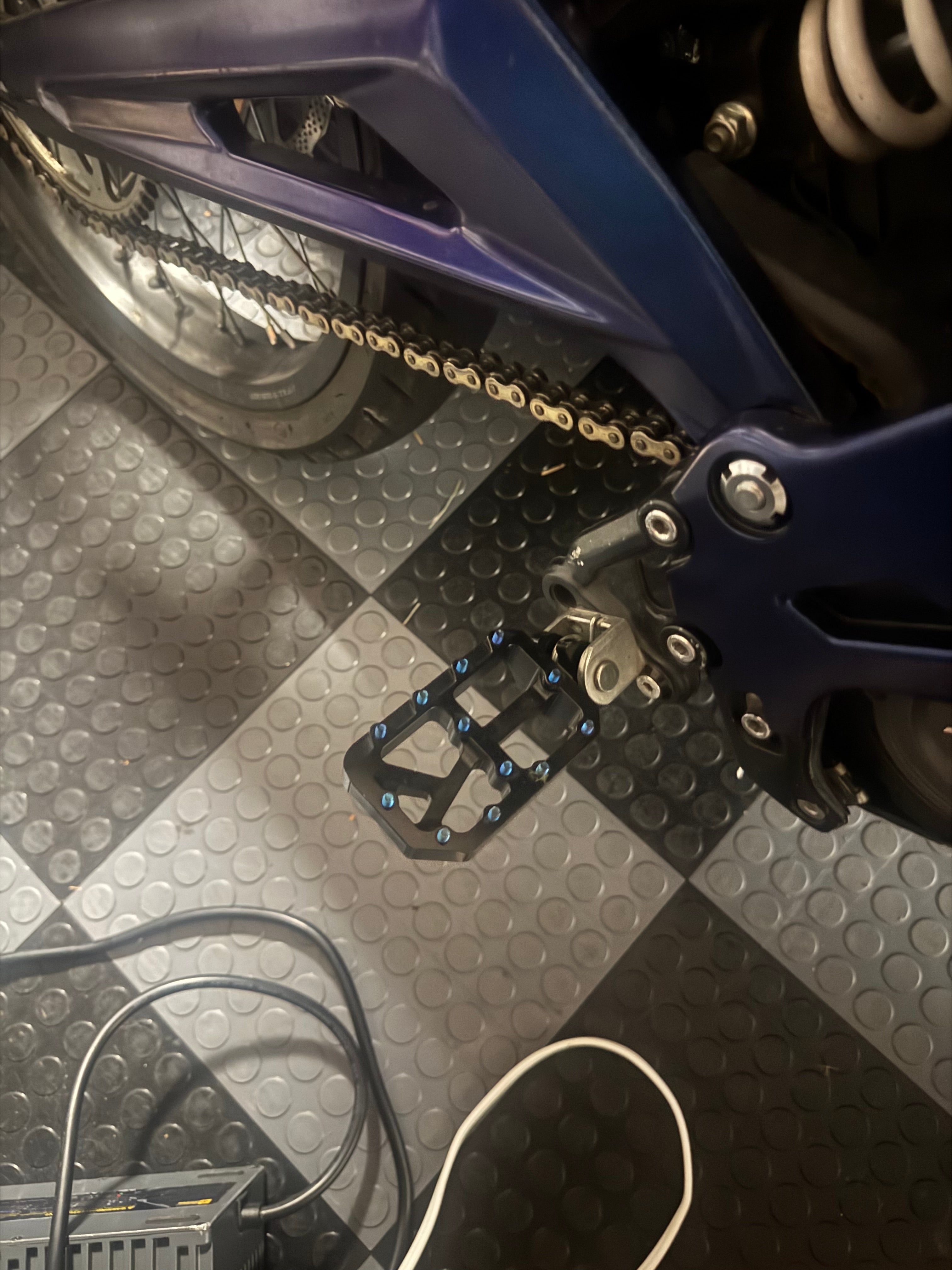 RLCustomz E-Moto Pegs